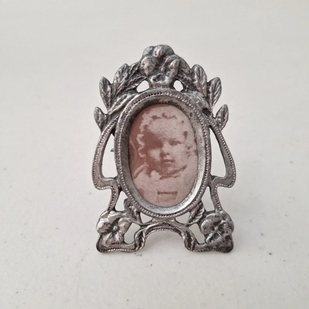 Vintage MCM Pewter Mini Ornate Flower Oval Picture Frame 2.5